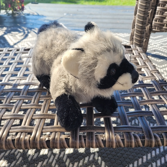 Incredible Petables Plush Realistic 11” Raccoon Woodland Stuffed Animal Toy - Picture 4 of 7